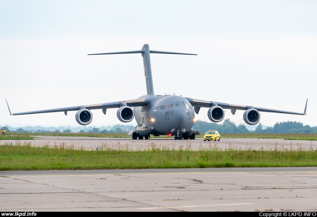 USAF – McDonnell Douglas C-17A Globemaster 08-8197