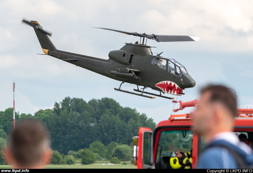 Heli Czech – Bell AH-1P Cobra (209) OK-AHC